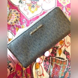 Michael Kors used Wallet